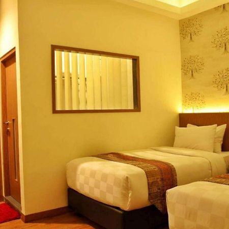 Deivan Hotel Padang  Zewnętrze zdjęcie